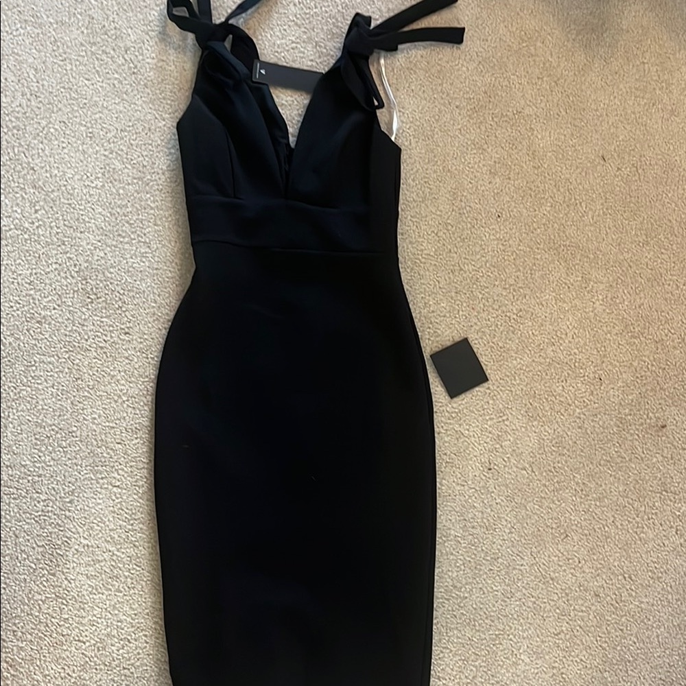 Lulu's Black Sleeveless V-Neck Bodycon Dress